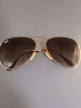 NWOT Ray-Ban Aviator RB3026 Glossy Gold Frame Brown Gradient Lens 62-14 Unisex
